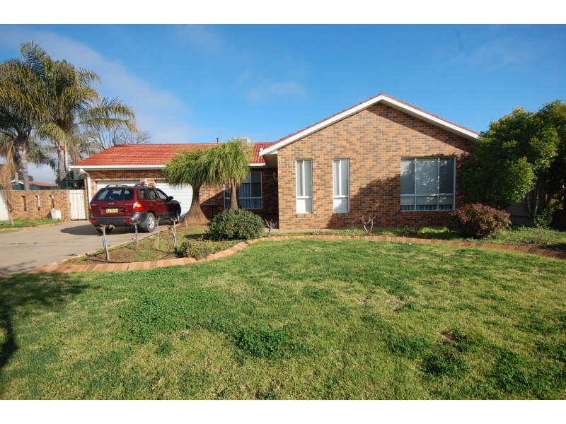 20 Clifton Boulevarde, Griffith NSW 2680