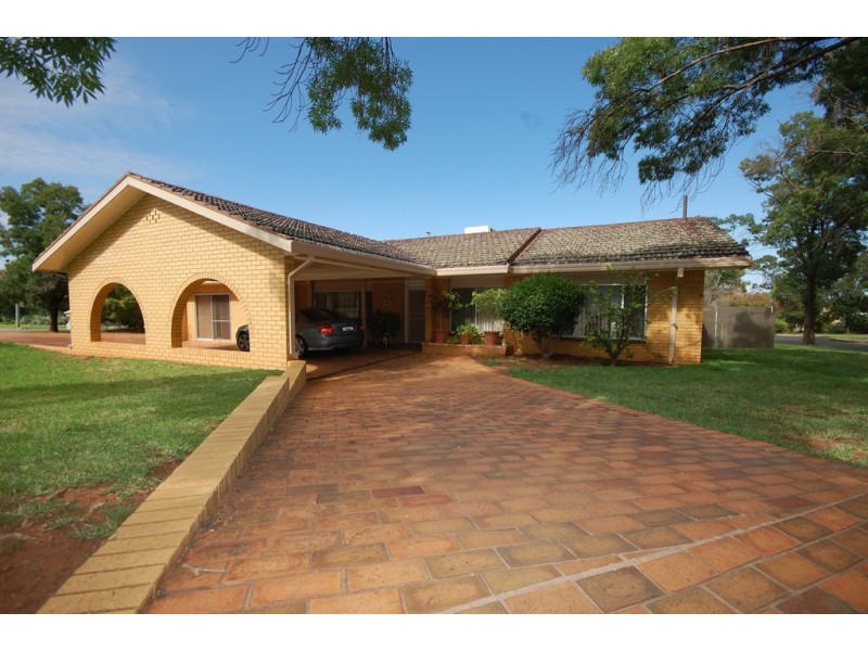 14 Nyora Street, Griffith NSW 2680