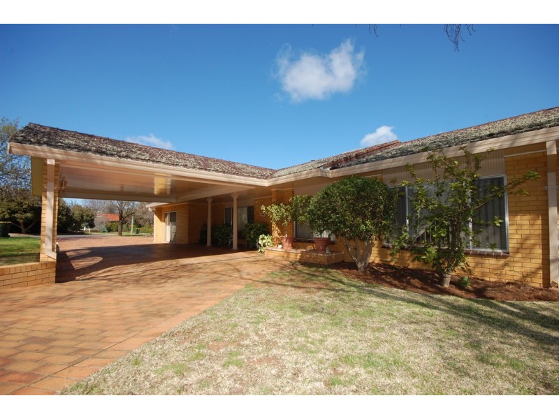 14 Nyora Street, Griffith NSW 2680