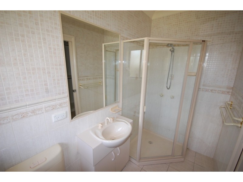 2 Katrina Place, Yoogali NSW 2680