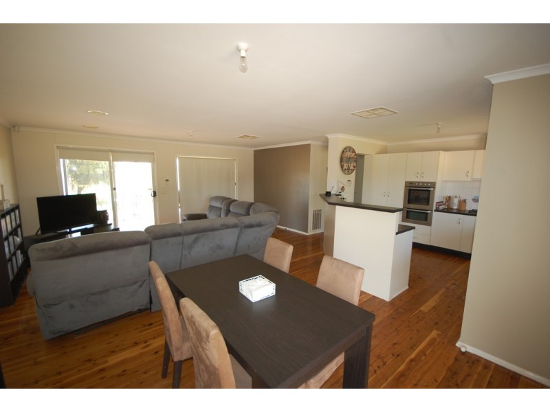 2245 Curran Road, Yenda NSW 2681