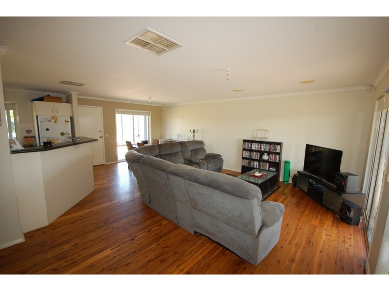 2245 Curran Road, Yenda NSW 2681