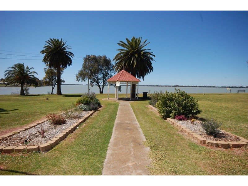 24 B Foster Street, Lake Cargelligo NSW 2672