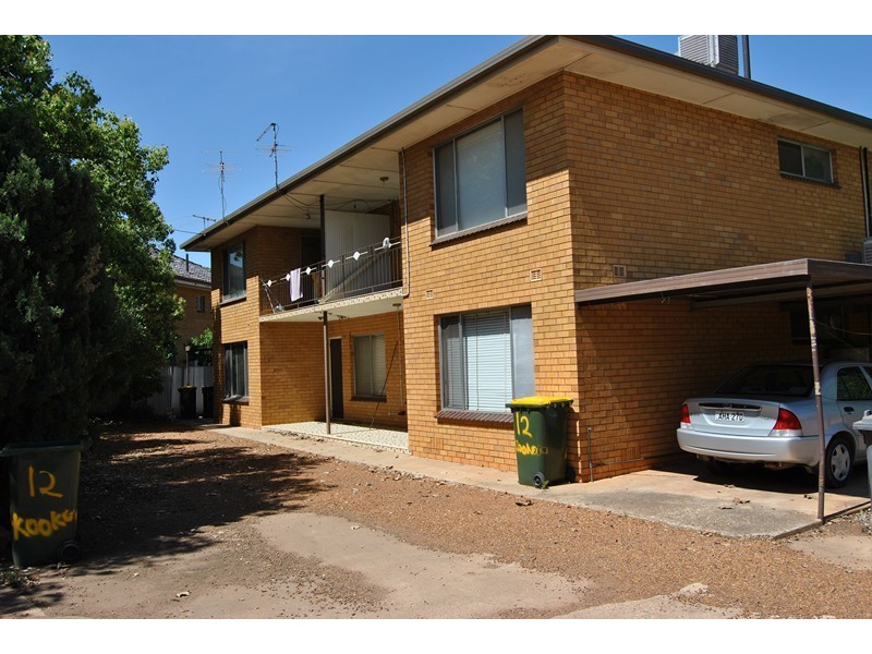 2/12 Kookora Street, Griffith NSW 2680