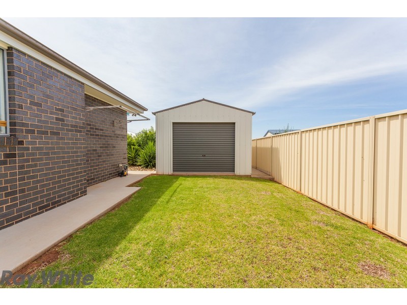 163 Clifton Boulevard, Griffith NSW 2680
