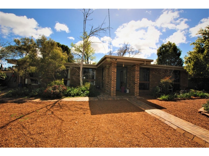 2 Mannell Place, Griffith NSW 2680