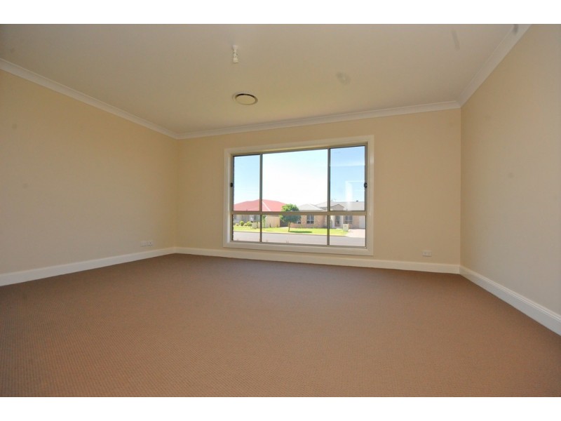 39 Brooks Street, Griffith NSW 2680