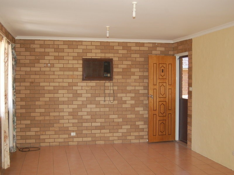 1/234 Wakaden Street, Griffith NSW 2680