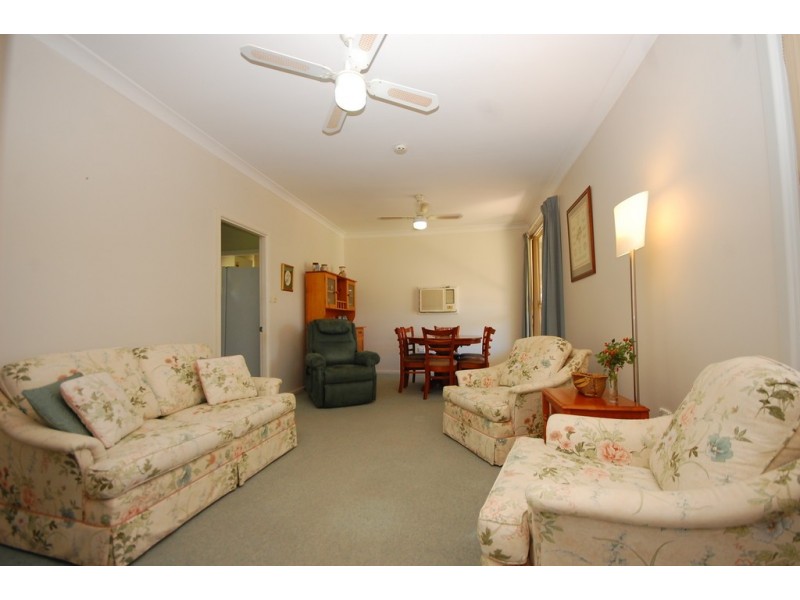 10 Cedar Crescent, Griffith NSW 2680