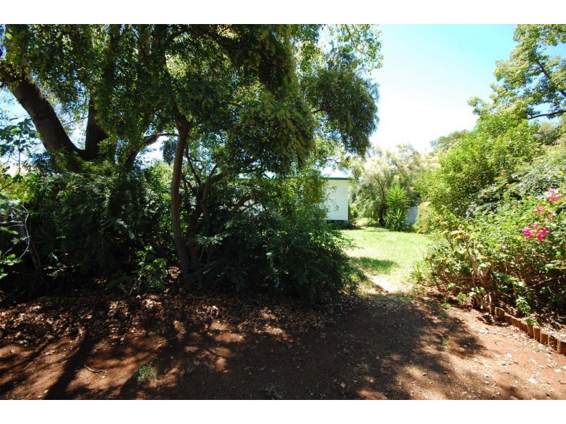 10 Cedar Crescent, Griffith NSW 2680