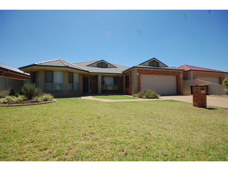 39 Calabria Road, Griffith NSW 2680