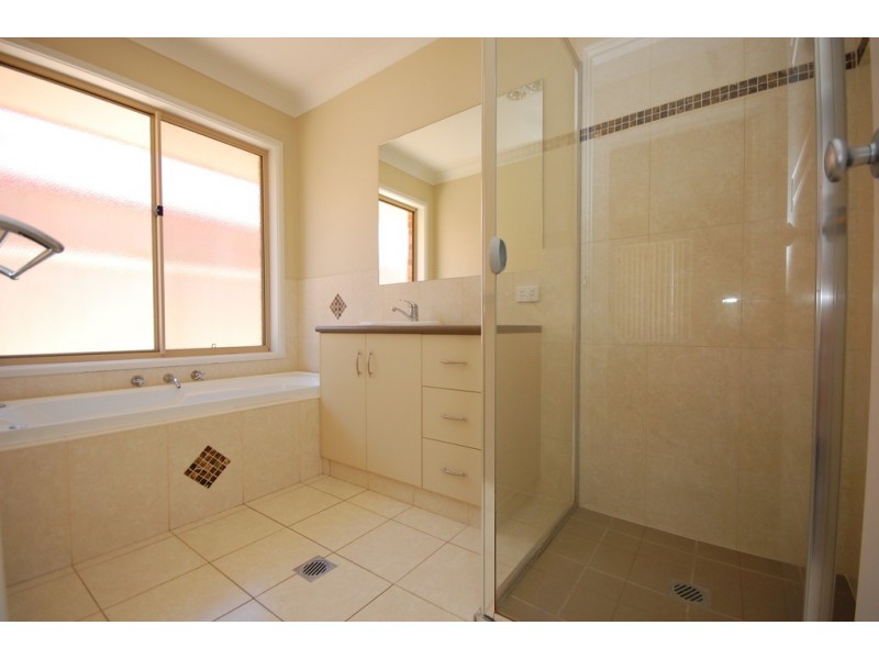 39 Calabria Road, Griffith NSW 2680