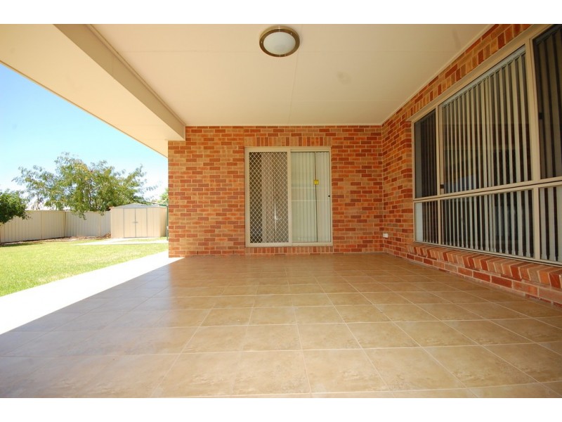 39 Calabria Road, Griffith NSW 2680