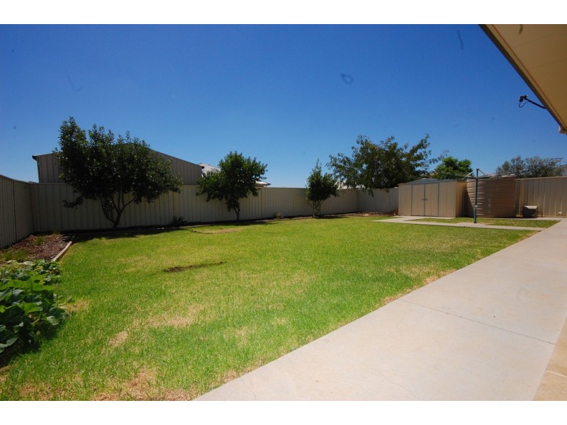 39 Calabria Road, Griffith NSW 2680