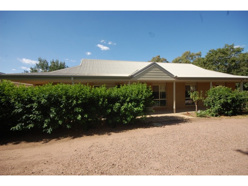 2 Candice Place, Lake Wyangan NSW 2680