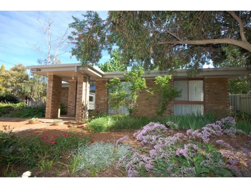 2 Mannell Place, Griffith NSW 2680