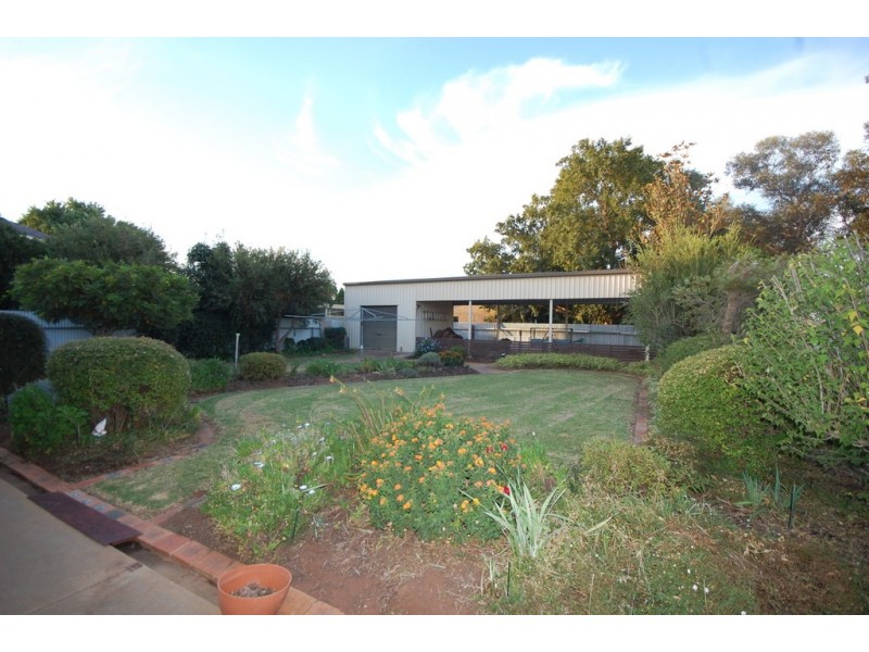 12 Rhoda Place, Yoogali NSW 2680