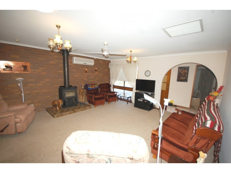 12 Rhoda Place, Yoogali NSW 2680