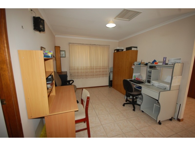 12 Rhoda Place, Yoogali NSW 2680