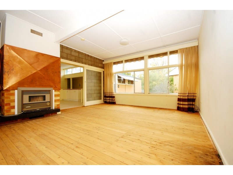 27 Evatt Street, Griffith NSW 2680