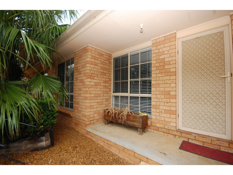 6 Graves Place, Griffith NSW 2680