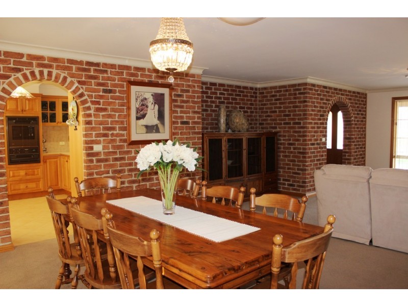 5 Dowell Place, Griffith NSW 2680