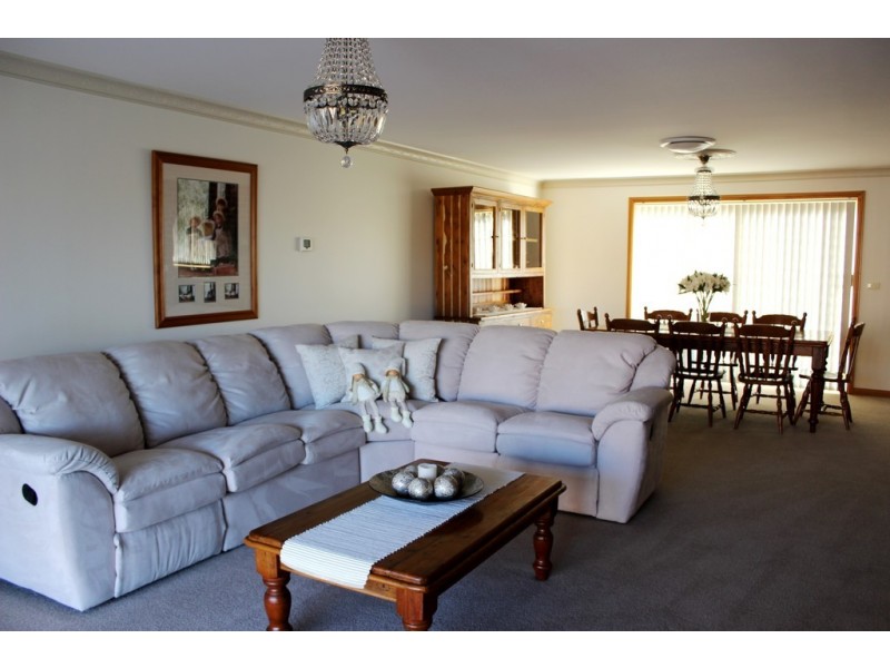 5 Dowell Place, Griffith NSW 2680