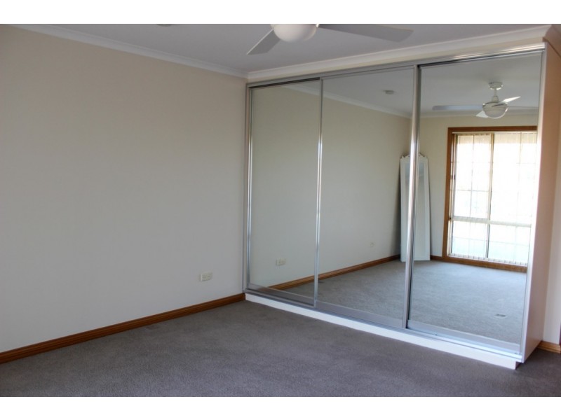 5 Dowell Place, Griffith NSW 2680