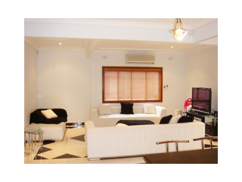 275 Roberts rd, Greenacre NSW 2190