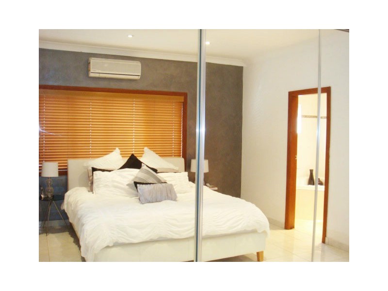 275 Roberts rd, Greenacre NSW 2190