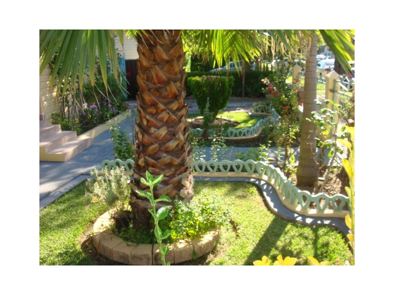 6 shellcote rd, Greenacre NSW 2190