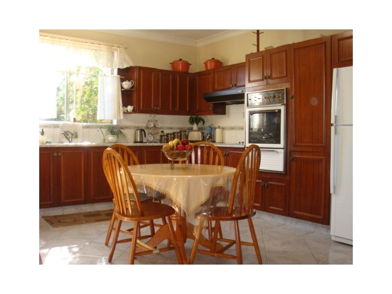6 shellcote rd, Greenacre NSW 2190