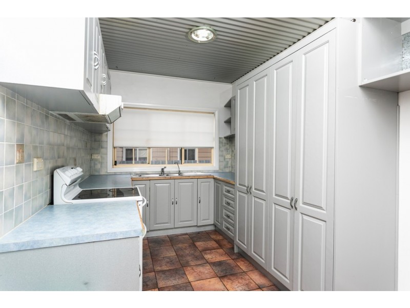 15 Devonshire Crescent, Oak Flats NSW 2529
