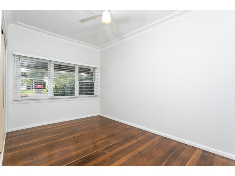 15 Devonshire Crescent, Oak Flats NSW 2529