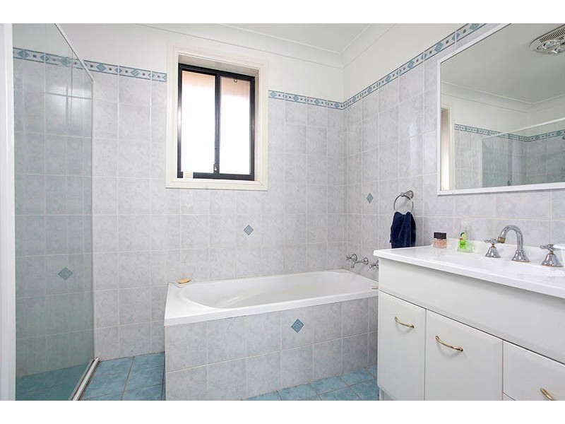1/7 Moruya Link, Albion Park NSW 2527