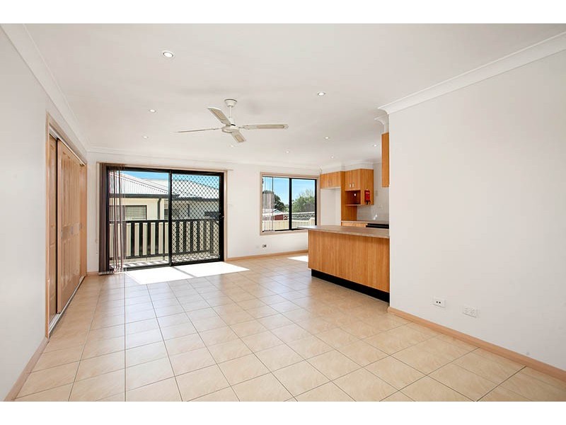 1/90 Wentworth Street, Oak Flats NSW 2529