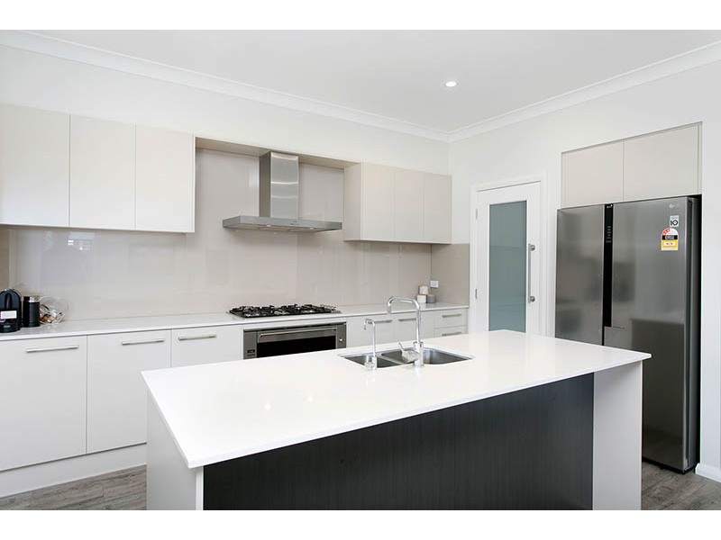 16 Wholahan Avenue, Horsley NSW 2530