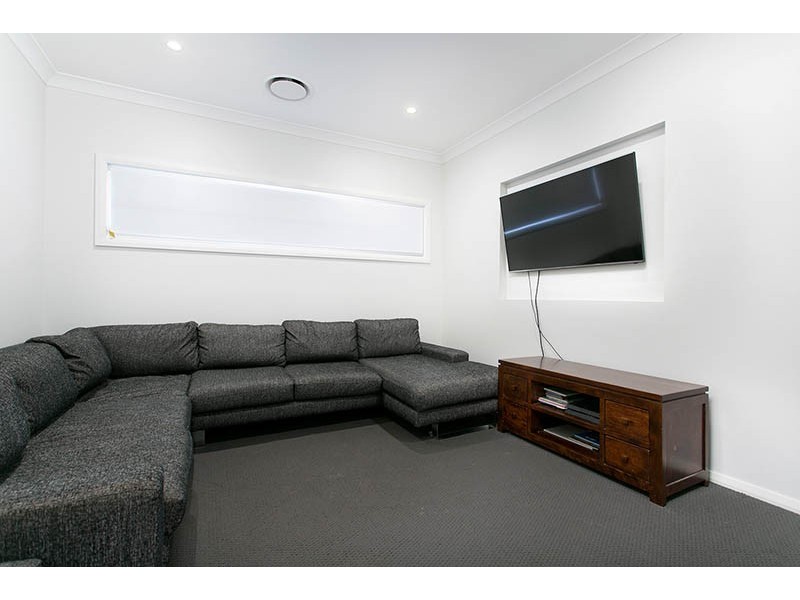 16 Wholahan Avenue, Horsley NSW 2530