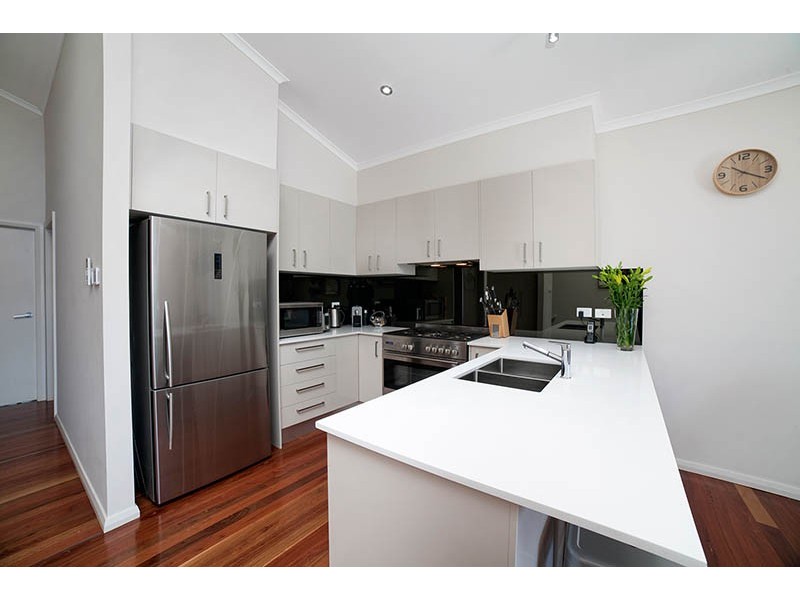 1 The Esplanade, Oak Flats NSW 2529