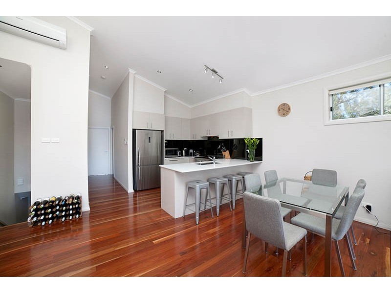 1 The Esplanade, Oak Flats NSW 2529