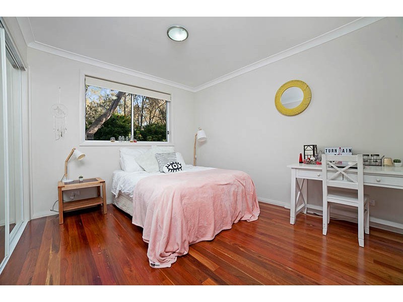1 The Esplanade, Oak Flats NSW 2529