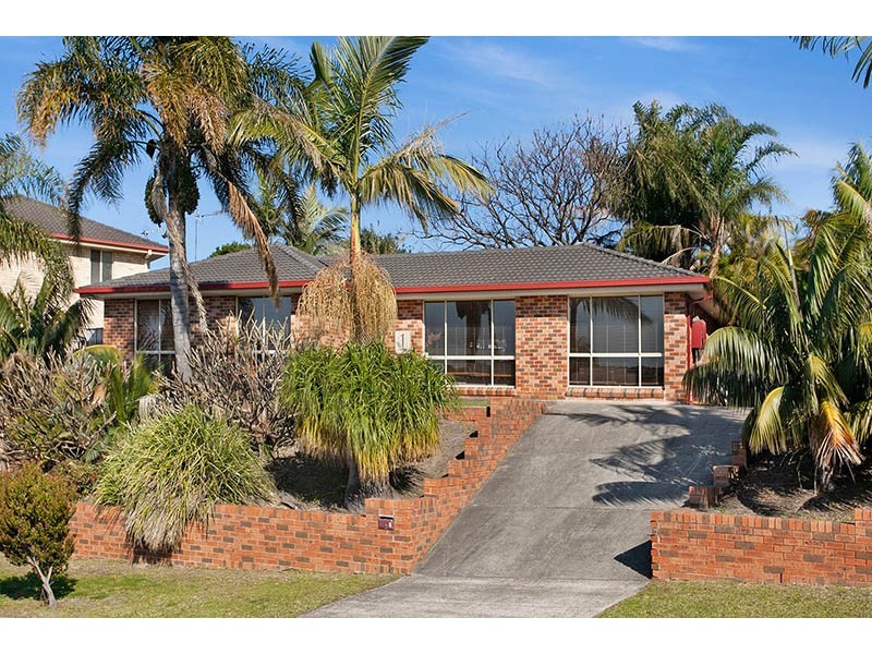 1 Merimbula Close, Flinders NSW 2529
