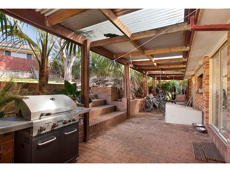 1 Merimbula Close, Flinders NSW 2529