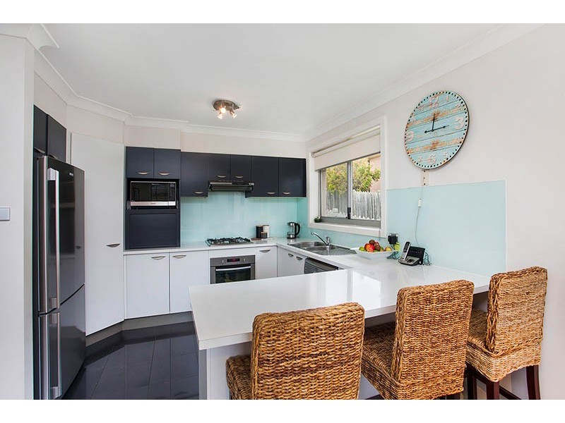 33 Byron Circuit, Flinders NSW 2529