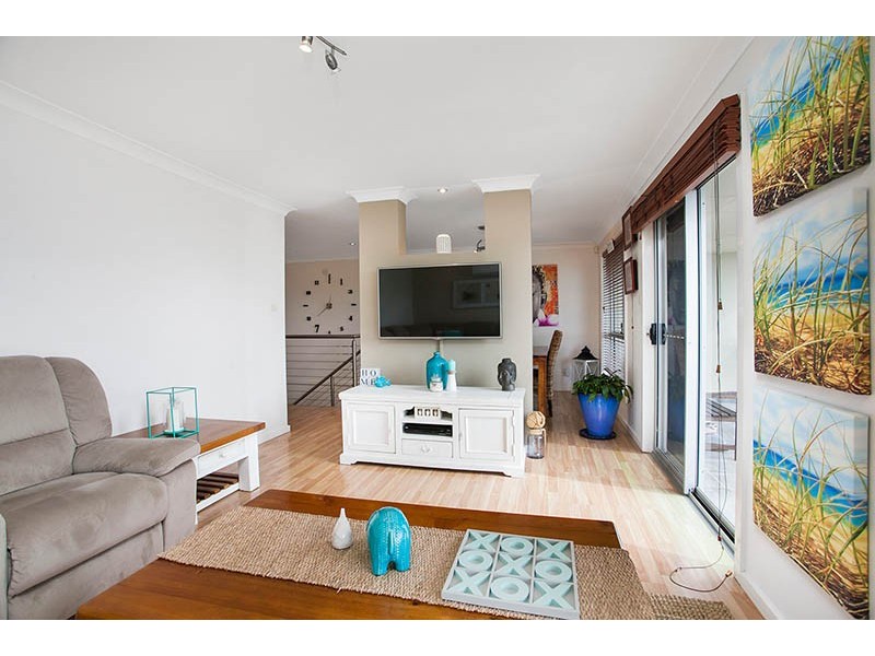 33 Byron Circuit, Flinders NSW 2529