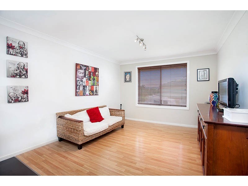 33 Byron Circuit, Flinders NSW 2529