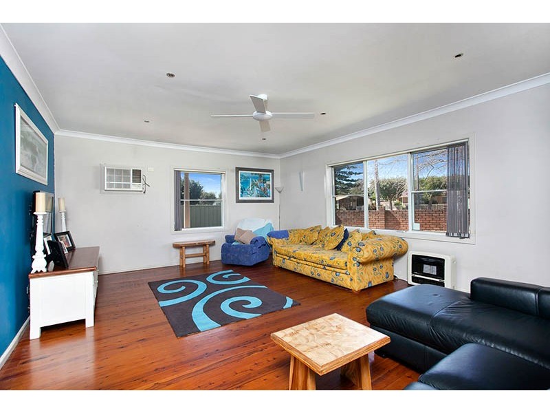 27 Central Avenue, Oak Flats NSW 2529