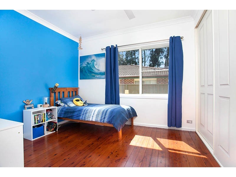27 Central Avenue, Oak Flats NSW 2529
