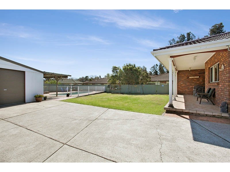 27 Central Avenue, Oak Flats NSW 2529