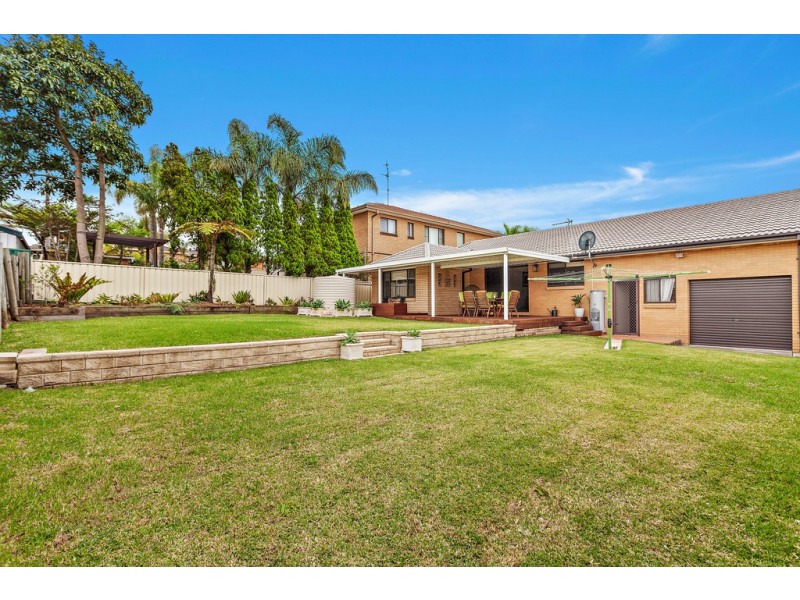 22 Captain Cook Drive, Barrack Heights NSW 2528